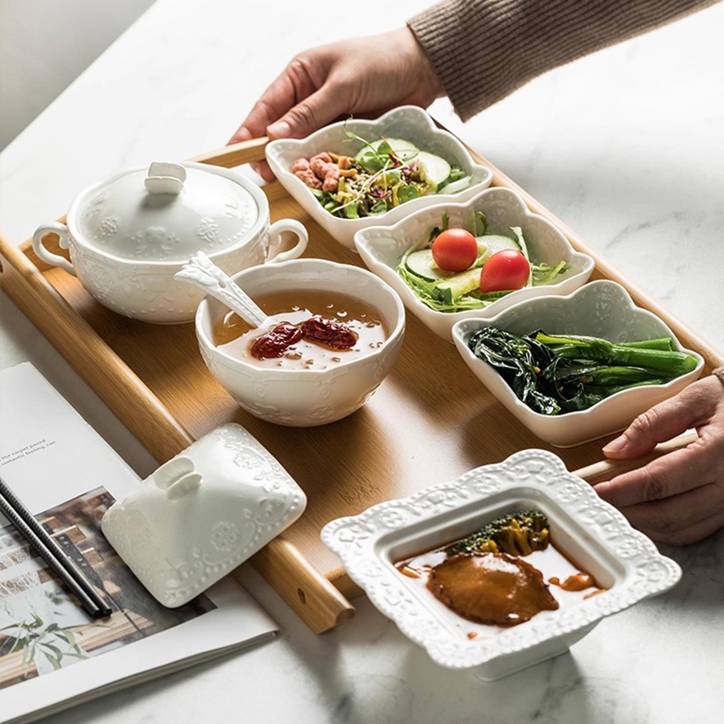 中式月子餐具套装陶瓷一人食医院孕妇专用带盖碗碟盘