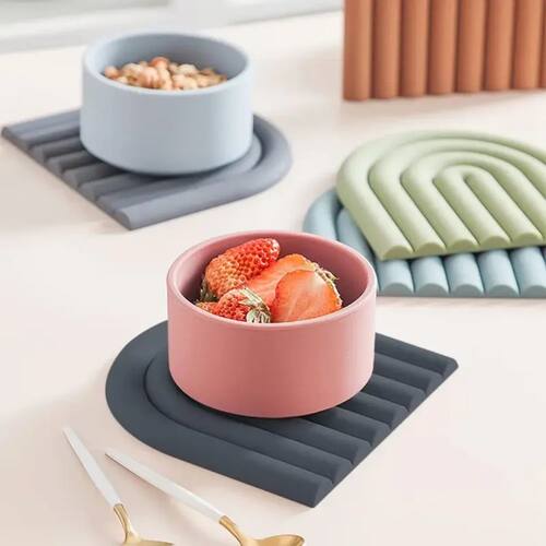 Multi-colored cloud-shaped coasters, multi-functional non-sl