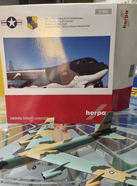 1:200 Herpa 美国空军波音B-52G“同温层堡垒”轰炸机 隶属第72战