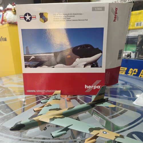 1:200 Herpa 美国空军波音B-52G“同温层堡垒”轰炸机 隶属第72战