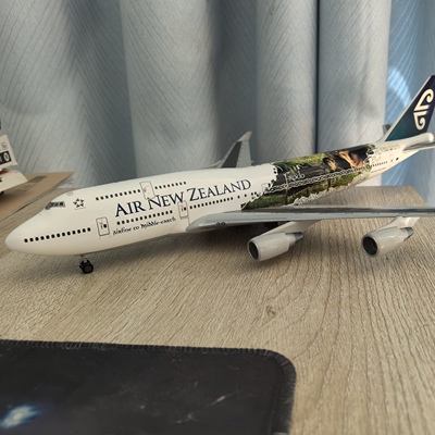 herpa新西兰航空747-400绿色指环王模型，ABS材质，1比200比例，
