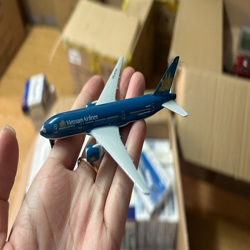 1:600 越南B77-200合金飞机模型 5cm左右1:600 利比亚A340-600