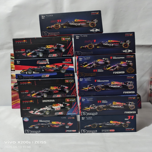 比美高1:43红牛F1赛车模型，包含多款红牛RB15至RB20赛季车型，适