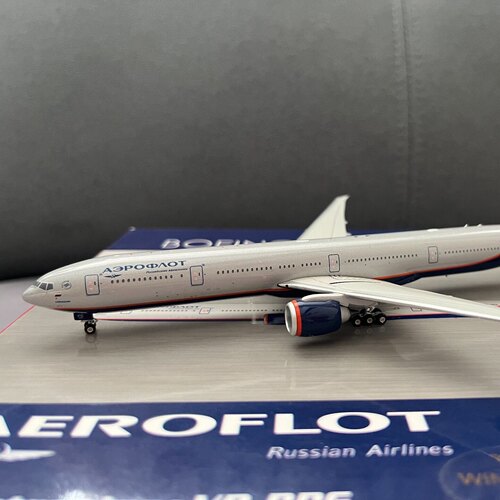 无瑕疵 PHOENIX  俄罗斯航空777-300ER   成色:全新;比例:1/400;