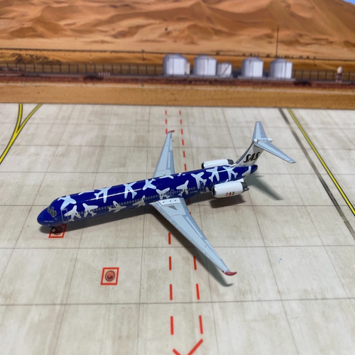 稀有机 Phoenix 11097 北欧航空 MD82 LN-RMD 1:400請不要问我
