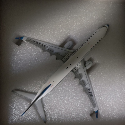 JC200 中国南方航空公司  B737-800  B-5761起落架可拆，细节如