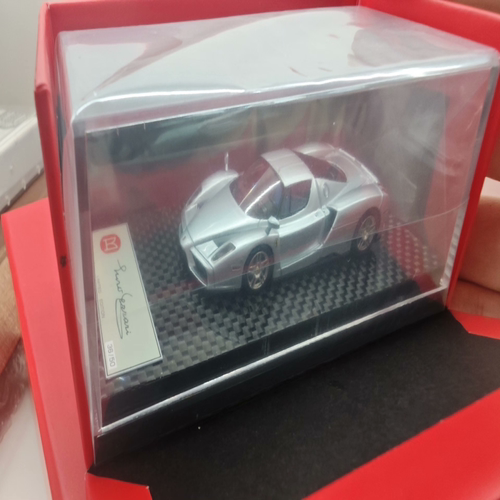 DMH 法拉利 恩佐 Enzo 银蓝 Grigio Alloy 1:64未拆，目测无瑕