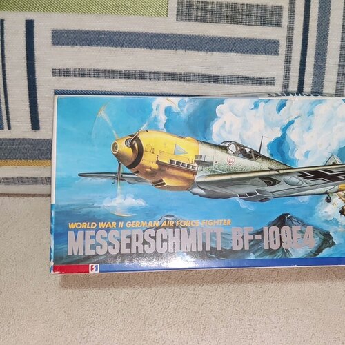 【】 赛米娜 韩国 1/48  bf109E4/7战斗机 盒新全套 板件齐全韩