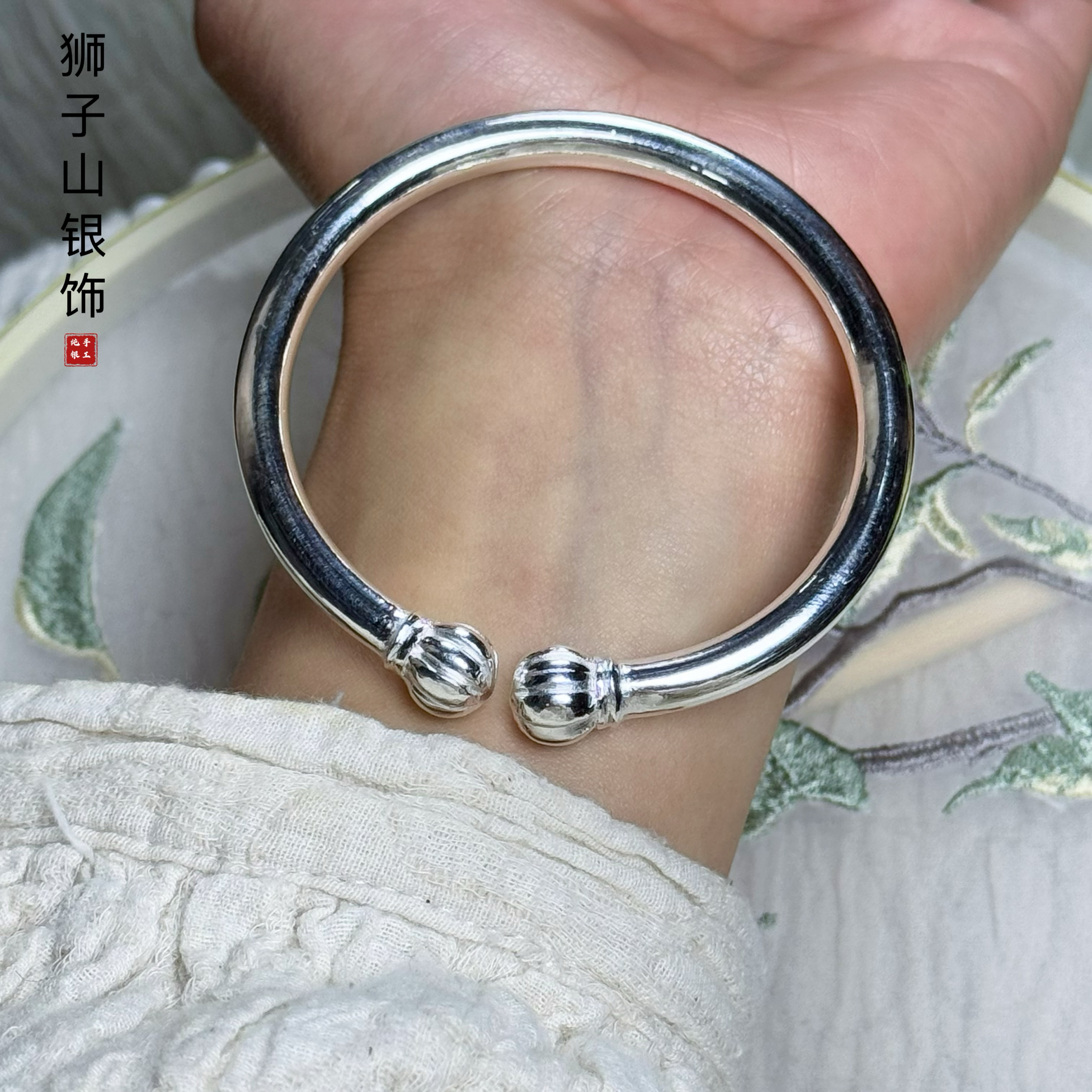 南瓜头足银素圈手工银手镯