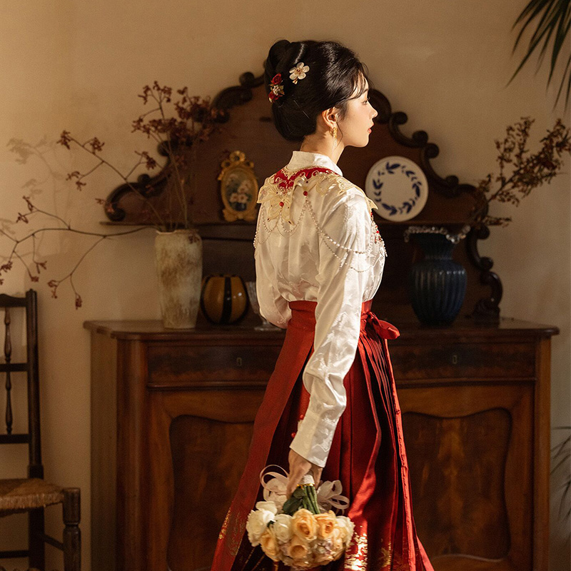 汉服女新中式敬酒服红色马面裙