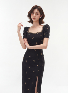 【周子仪】黑色蜜蜂刺修高级感连衣裙女夏季长裙2026年新款开叉裙