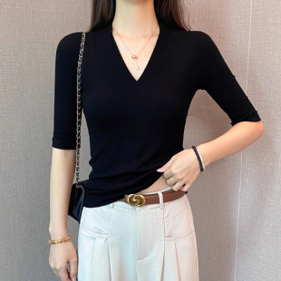 黑色螺纹针织深V领中袖t恤女春秋修身气质五分半袖打底衫百搭上衣