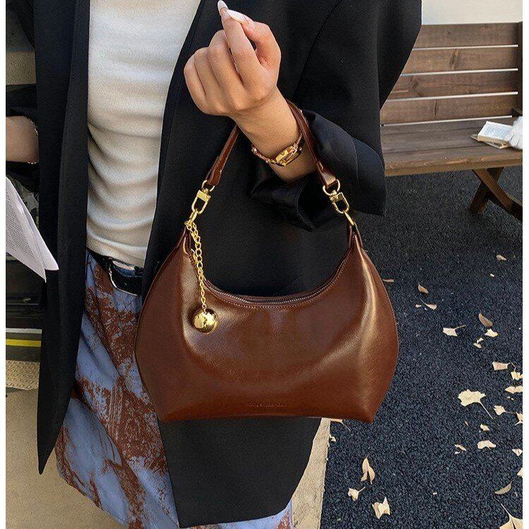 LUMIELA亮皮月牙金球链条女包