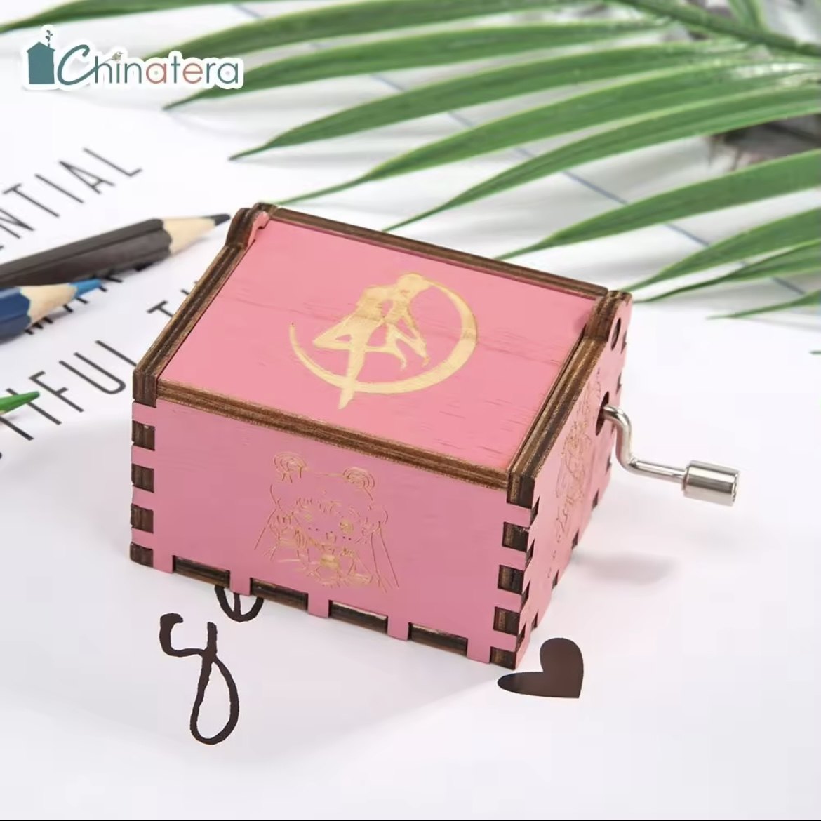 极有少女心粉红色美少女战士手摇木质八音盒发条迷你创意情侣礼物