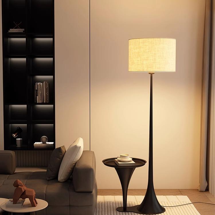 中古风落地灯新款客厅沙发旁高级感艺术气氛灯具卧室床头立式台灯