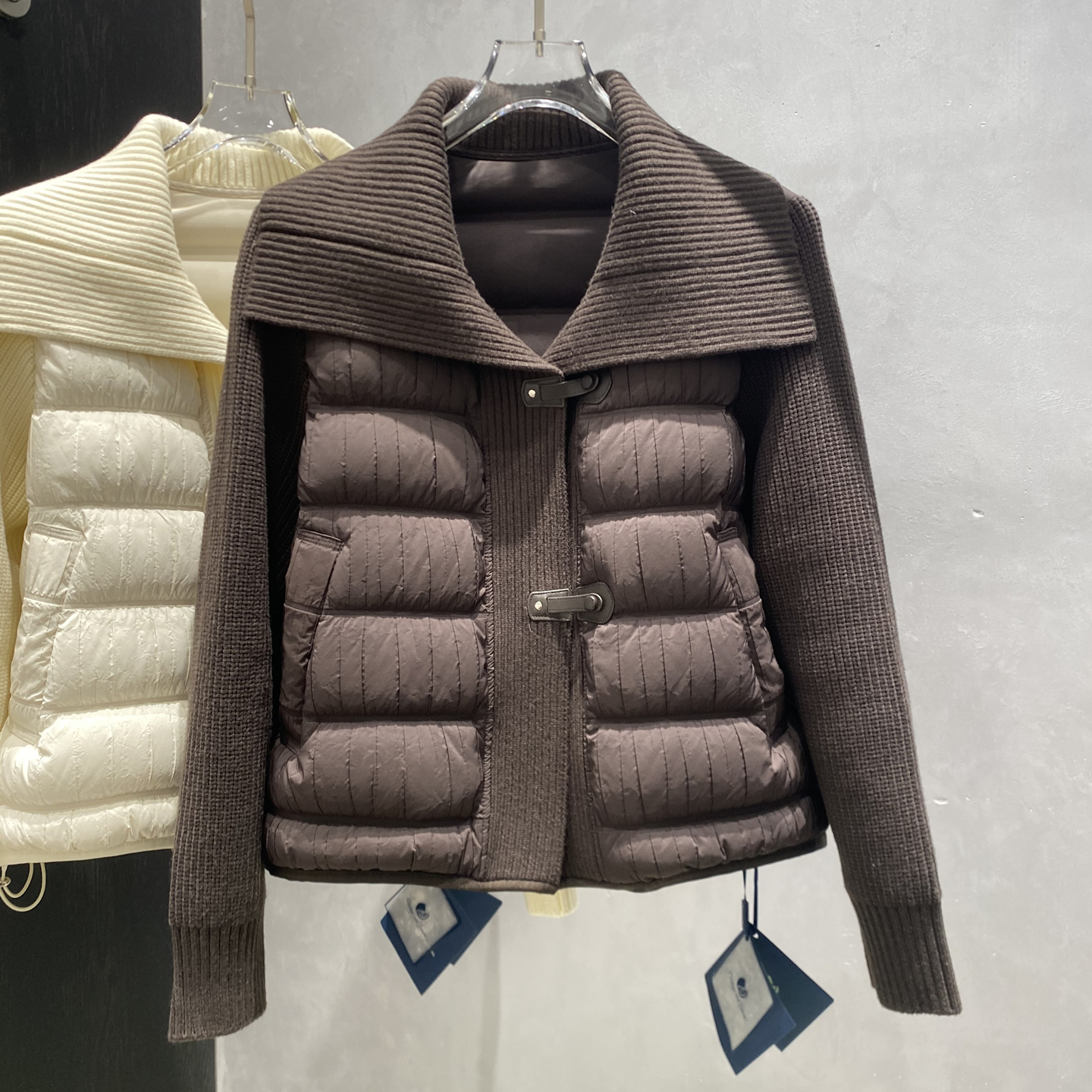 2025冬新款短款大翻领羽绒服