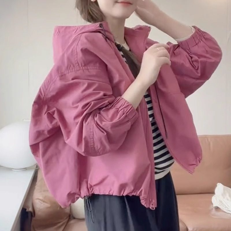连帽冲锋衣外套女春秋2026新款韩版短款减龄小个子休闲夹克上衣潮