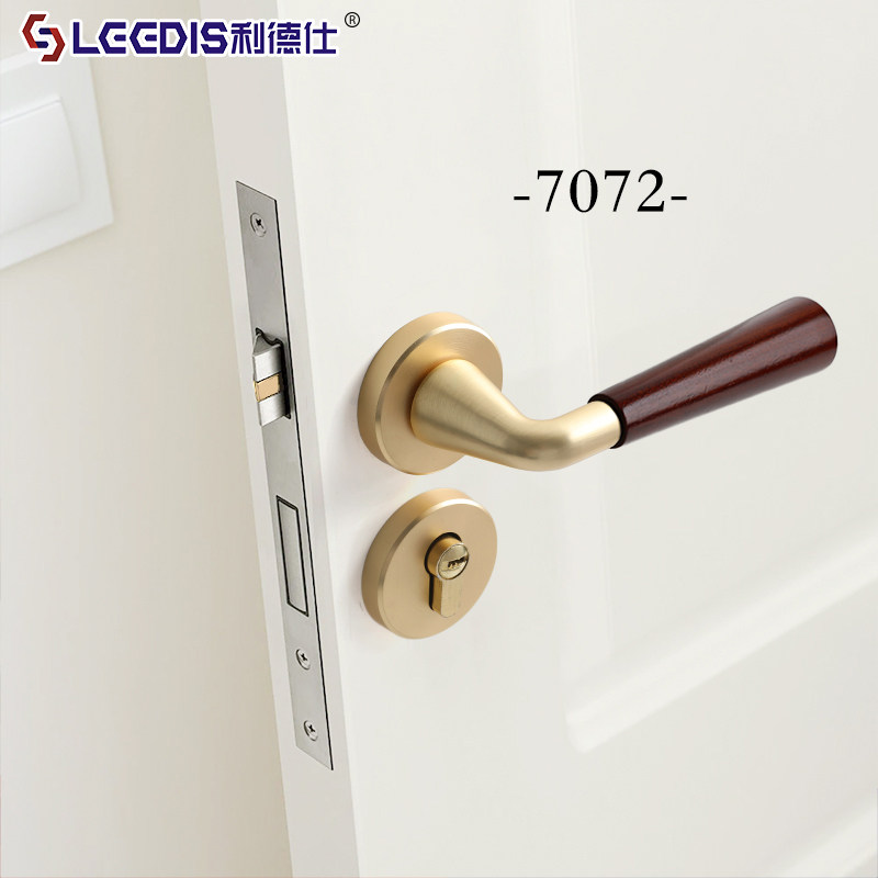 中古风胡桃木卧室静音室内门锁图片