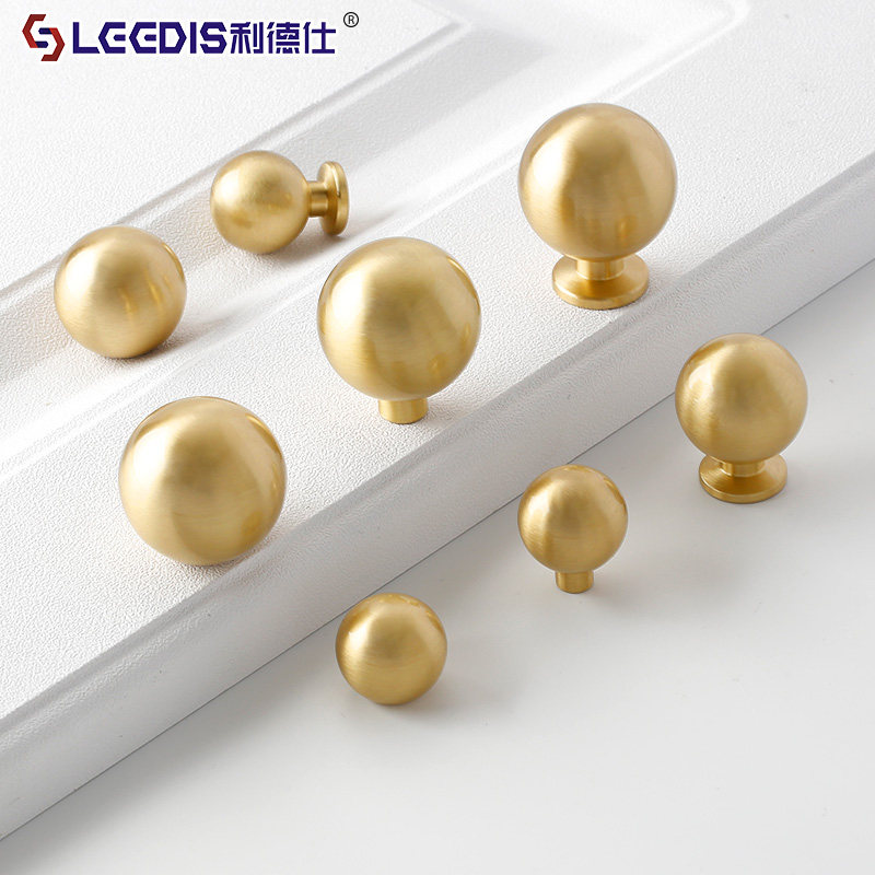 法式金色黄铜柜门圆球单孔拉手图片