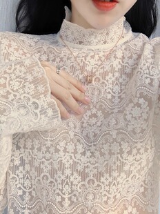 蕾丝打底衫女春秋气质喇叭袖半高领镂空花边洋气宽松内搭网纱上衣