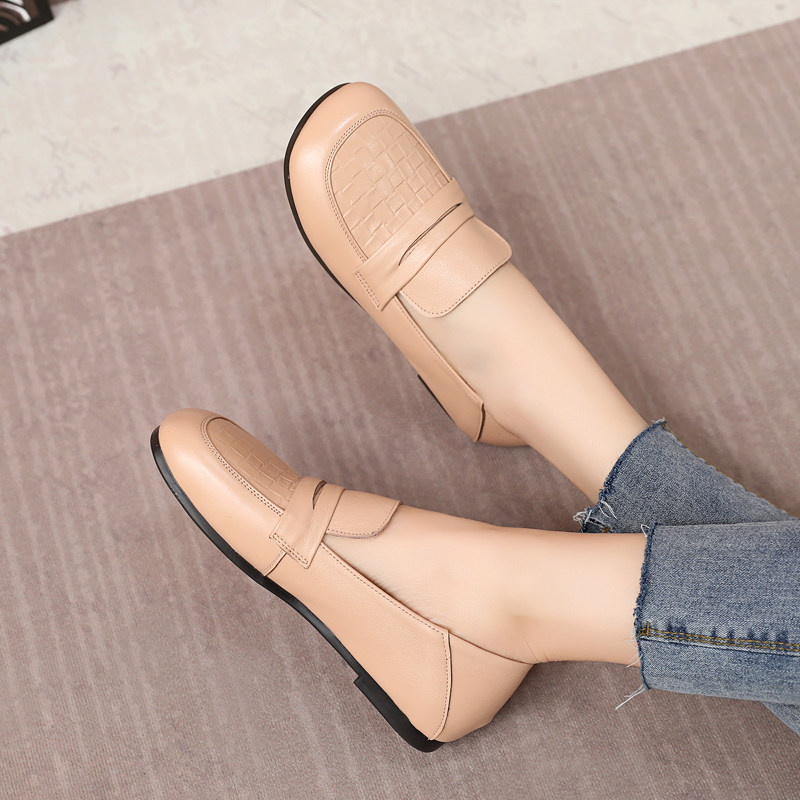 真皮软底软面妈妈鞋平底春秋款一脚蹬单鞋女圆头大码41女鞋43皮鞋