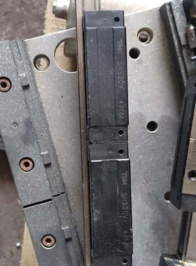 议价THK直线导轨滑块SHS20V件成色还行滑块标准孔距功能可维修