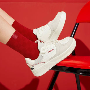 里程乔丹板鞋女款低帮潮流皮面防水2025秋百搭时尚防滑轻便休闲鞋