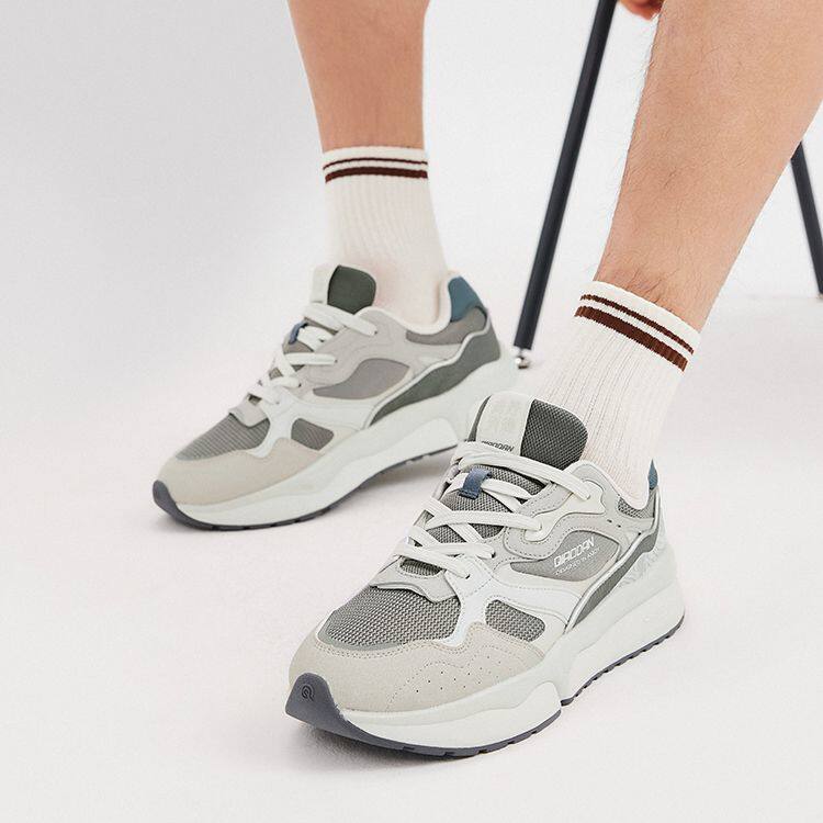 乔丹质燥休闲鞋男2025秋季新款透气缓震防滑运动鞋男鞋跑步休闲鞋