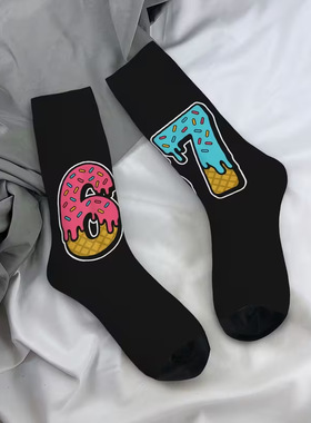 数字67袜子现货跨境亚马逊爆款汉字风格男女袜子67卡通风黑色