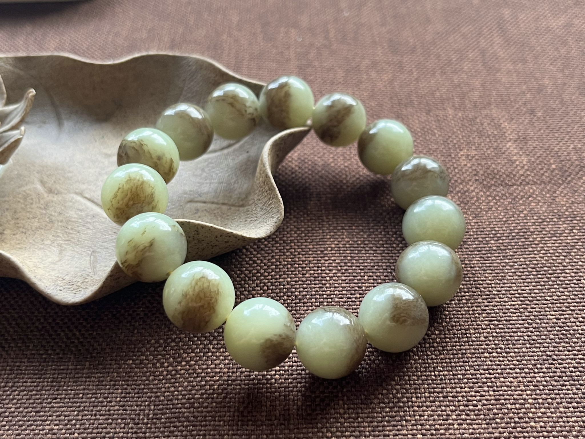 【半糖】和田玉且末料手链15颗单颗直径14mm带糖附证书
