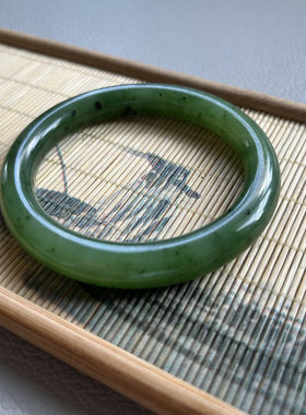 【果色添香】和田玉俄碧玉苹果绿圆条手镯 复古56内径 赠鉴定证书