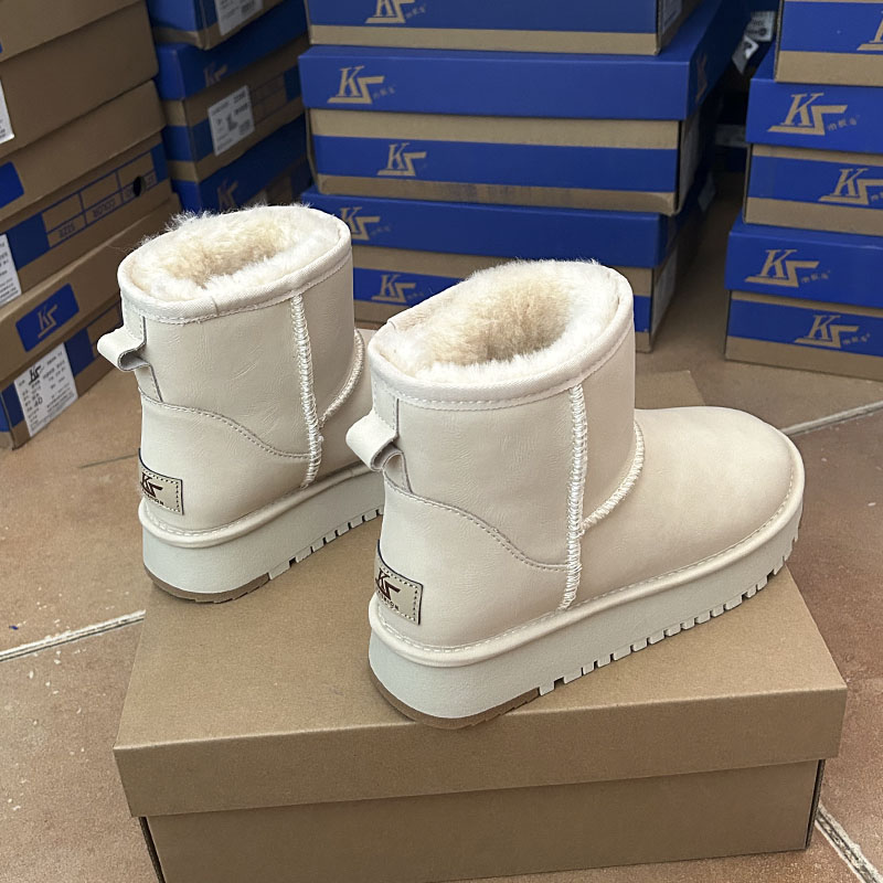 全羊毛雪地靴女短筒冬季新款