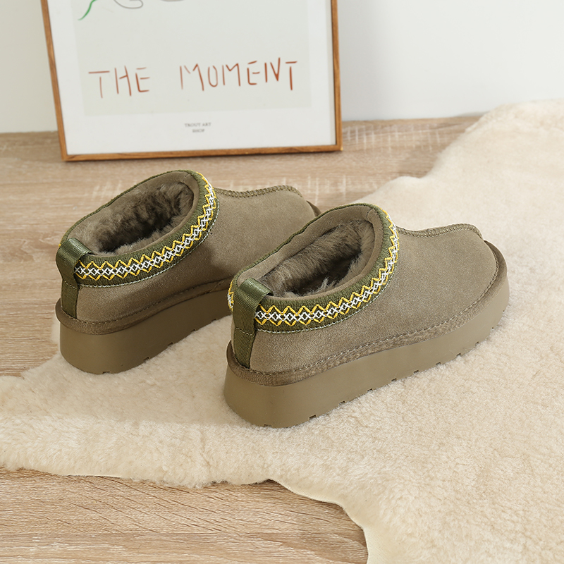 雪地靴冬季短筒皮毛一体棉鞋