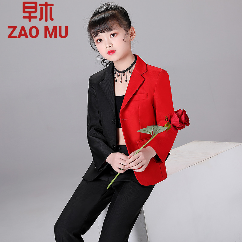 儿童拼色西装洋气模特走秀团队