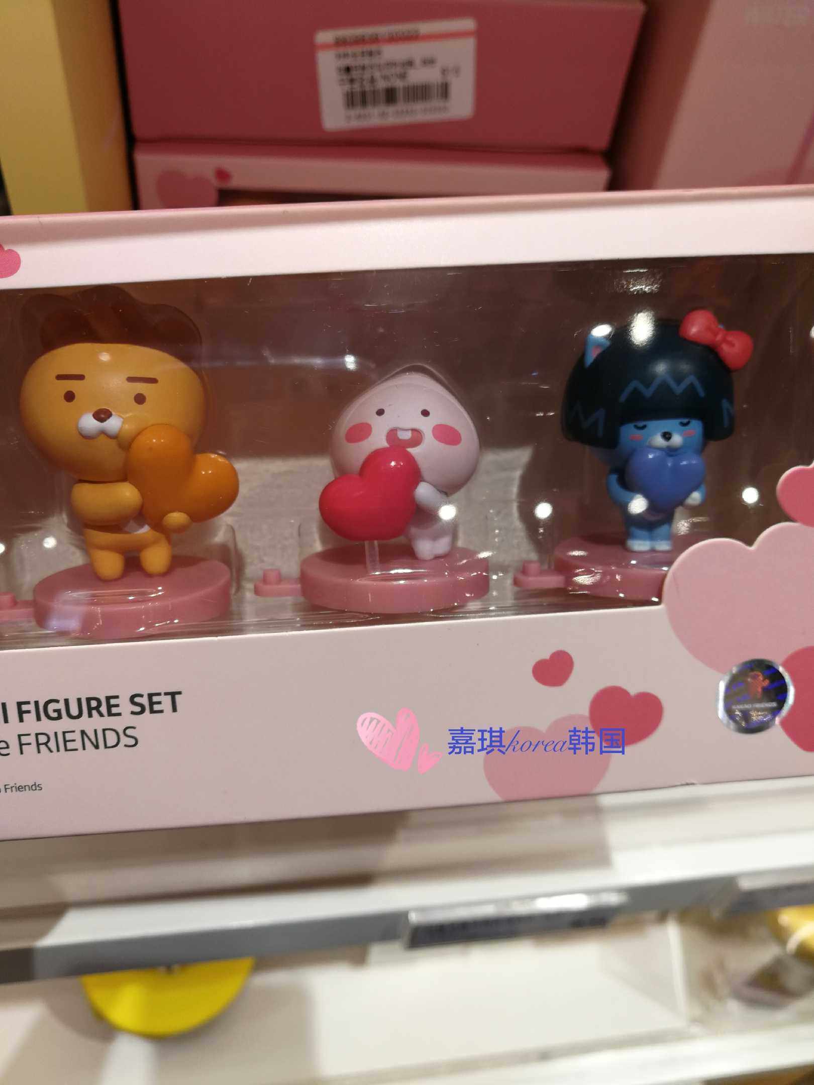 嘉琪韩国 KAKAO FRIENDS抱爱心连体玩偶摆件在类目 节庆用品/礼品, 创意礼品, 创意玩偶中 - 来自Buy2taobao.com提供专业的淘宝代购服务