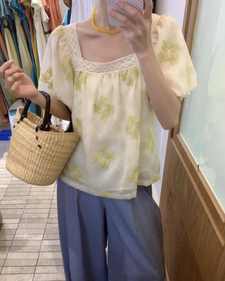 THIRTEEN 拾叁方领显瘦印花甜美泡泡袖气质蕾丝重工刺绣小衫08207