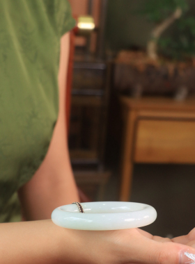 和田玉老坑山料玉镯羊脂白玉福镯