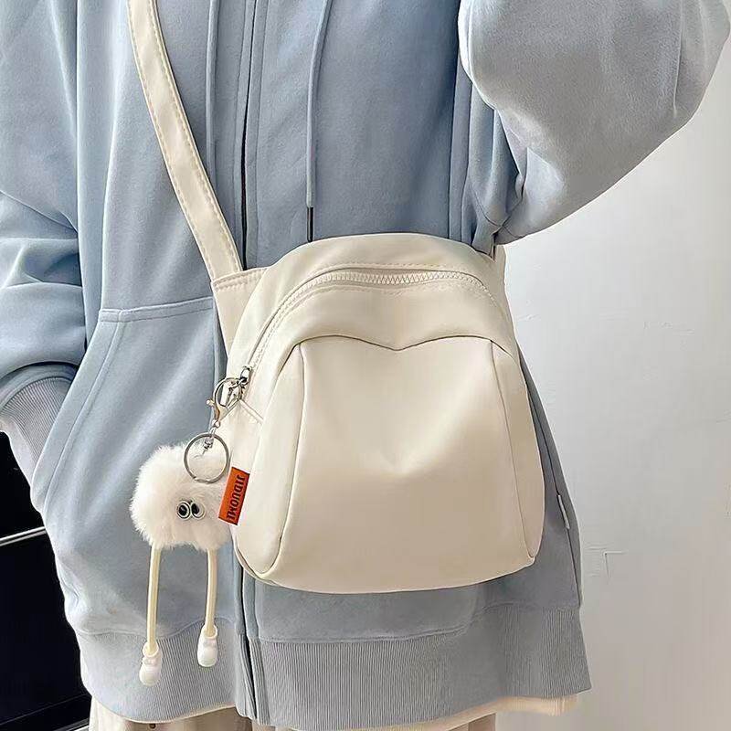 网红休闲尼龙布包包女新款大众贝壳轻便百搭大容量斜挎包单肩小包