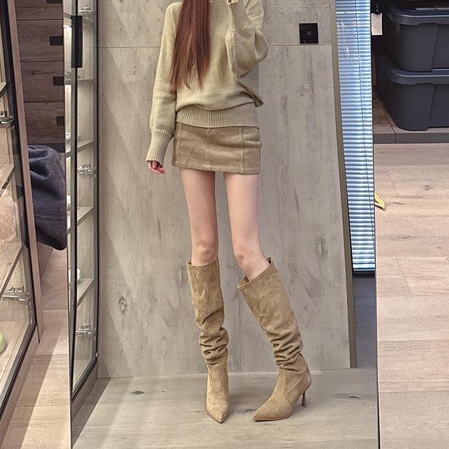 2025秋新款女尖头细跟高筒靴