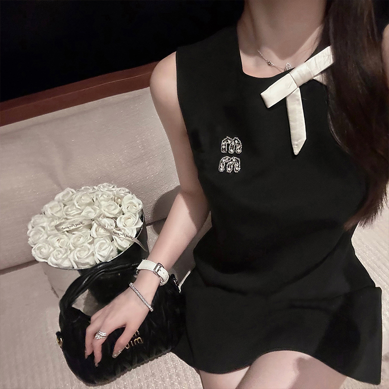 FFmiss◆小香风镶钻无袖蝴蝶结收腰连衣裙女夏法式圆领钉珠小黑裙