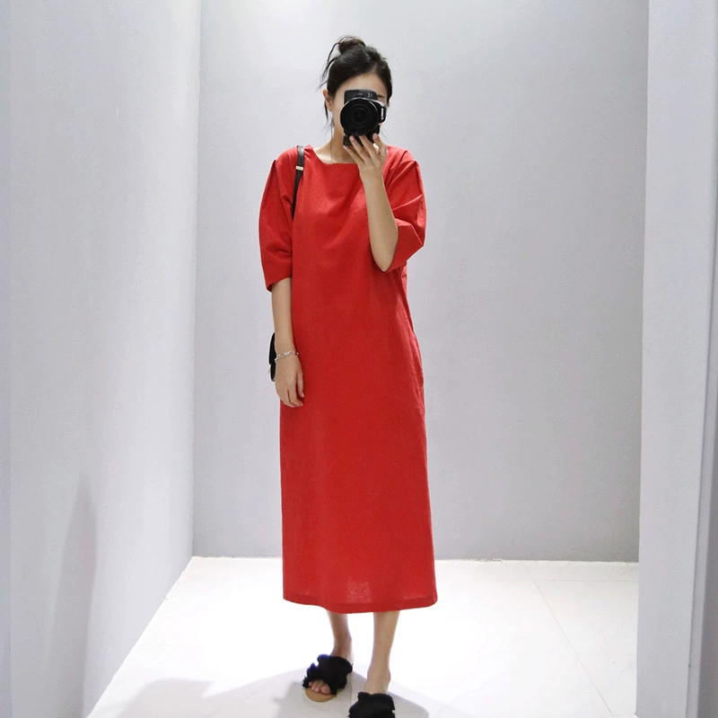 Váy cotton và vải lanh 2021 mùa hè mới của phụ nữ màu đỏ tay áo năm điểm Phong cách Hàn Quốc thẳng mỏng trên đầu gối tính khí váy dài - Váy dài