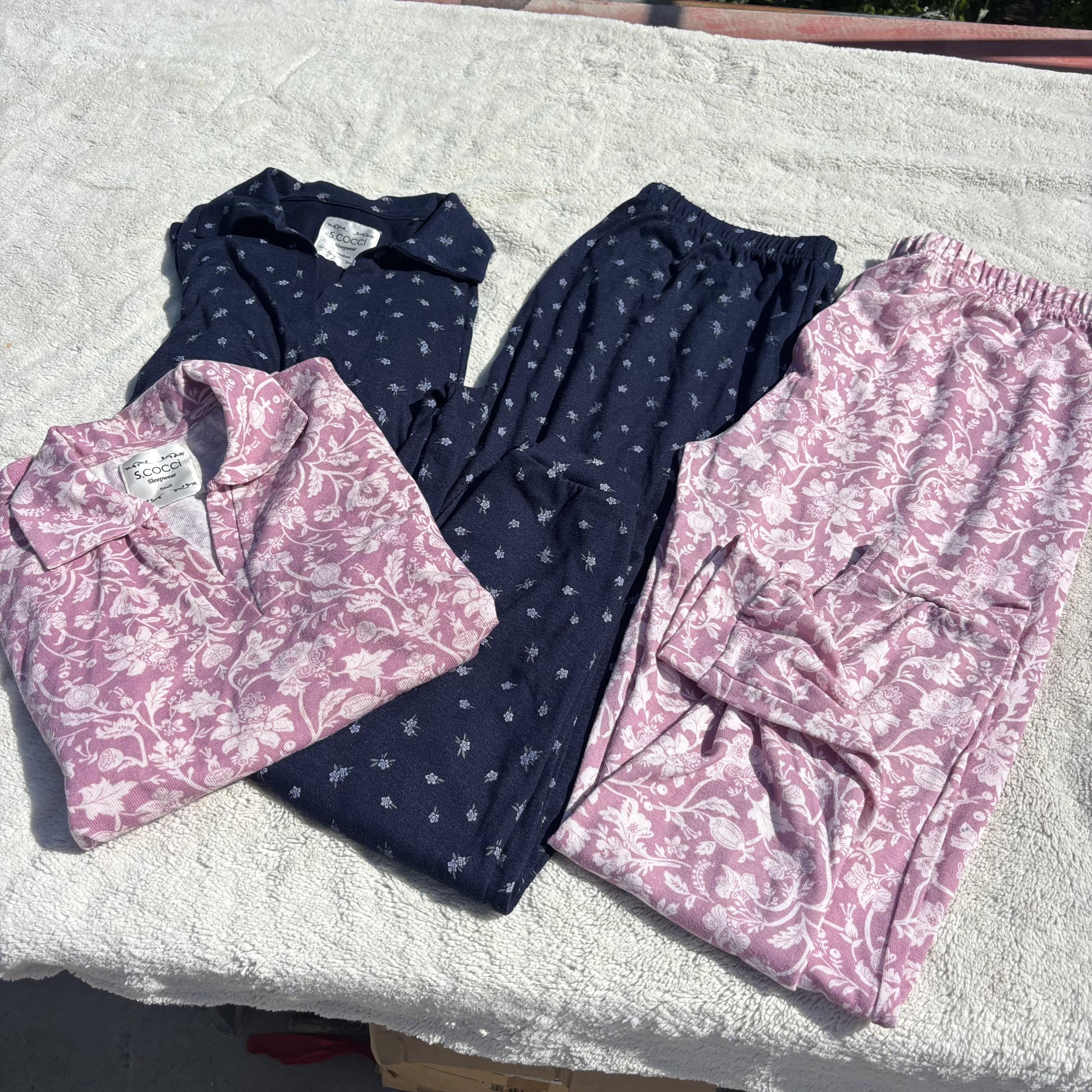 出口高货。外贸复古碎花翻领睡衣女 长袖长裤宽松棉感家居服套装