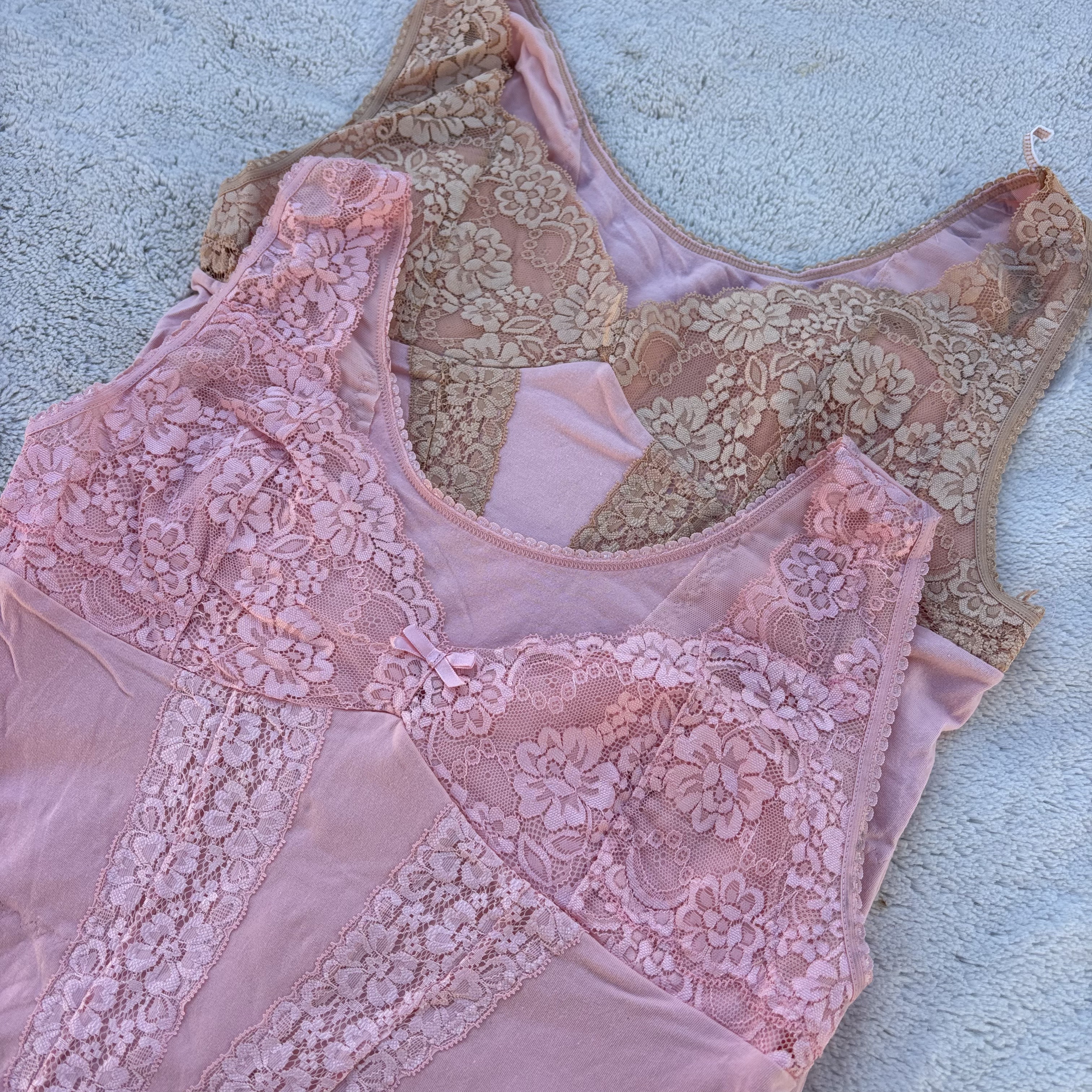 纯棉软胸垫。外贸日单女大码蕾丝打底背心带罩杯免穿文胸无袖上衣