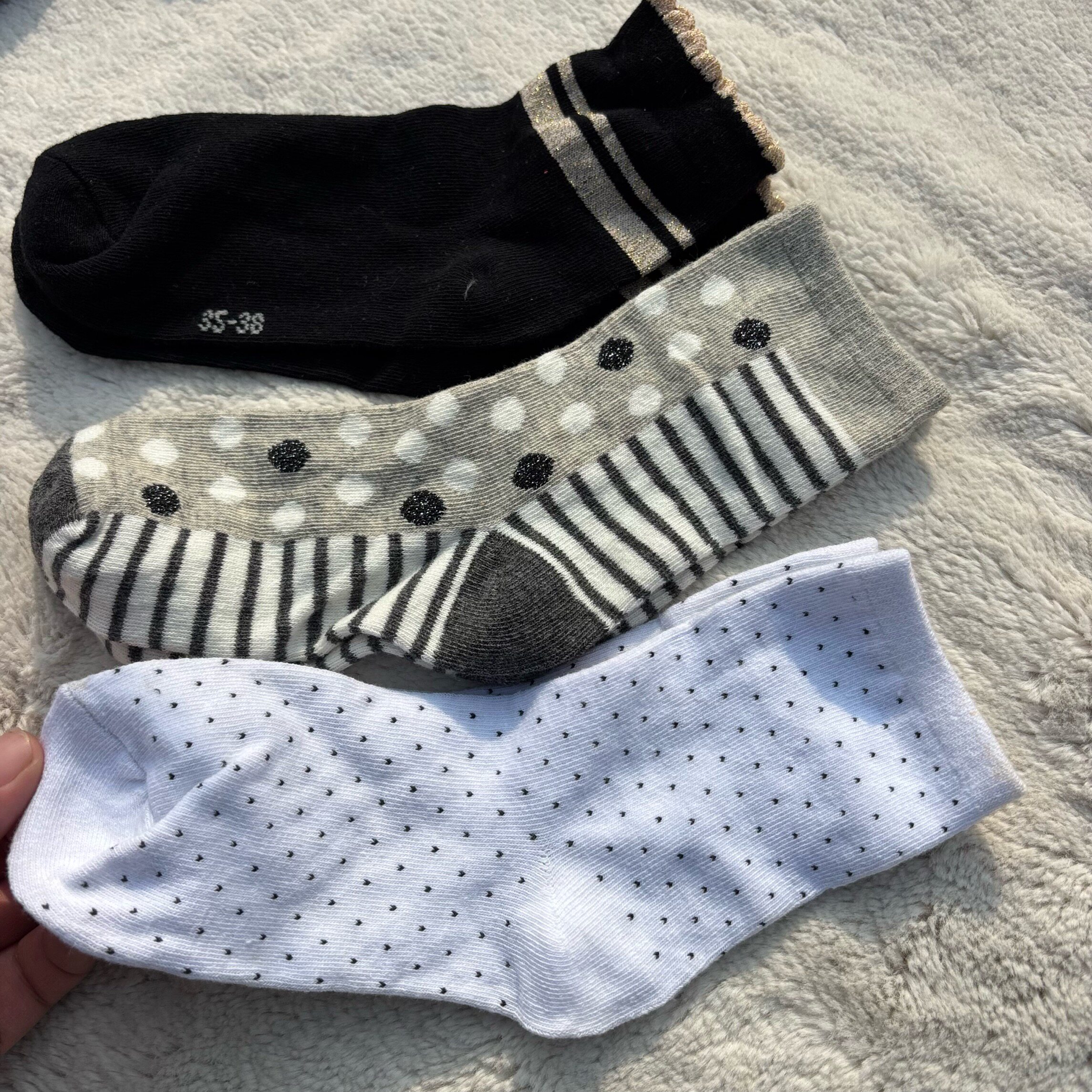 出口贵牌裸袜。外贸女纯棉提花中筒袜舒适透气个性豹纹卡通棉袜子