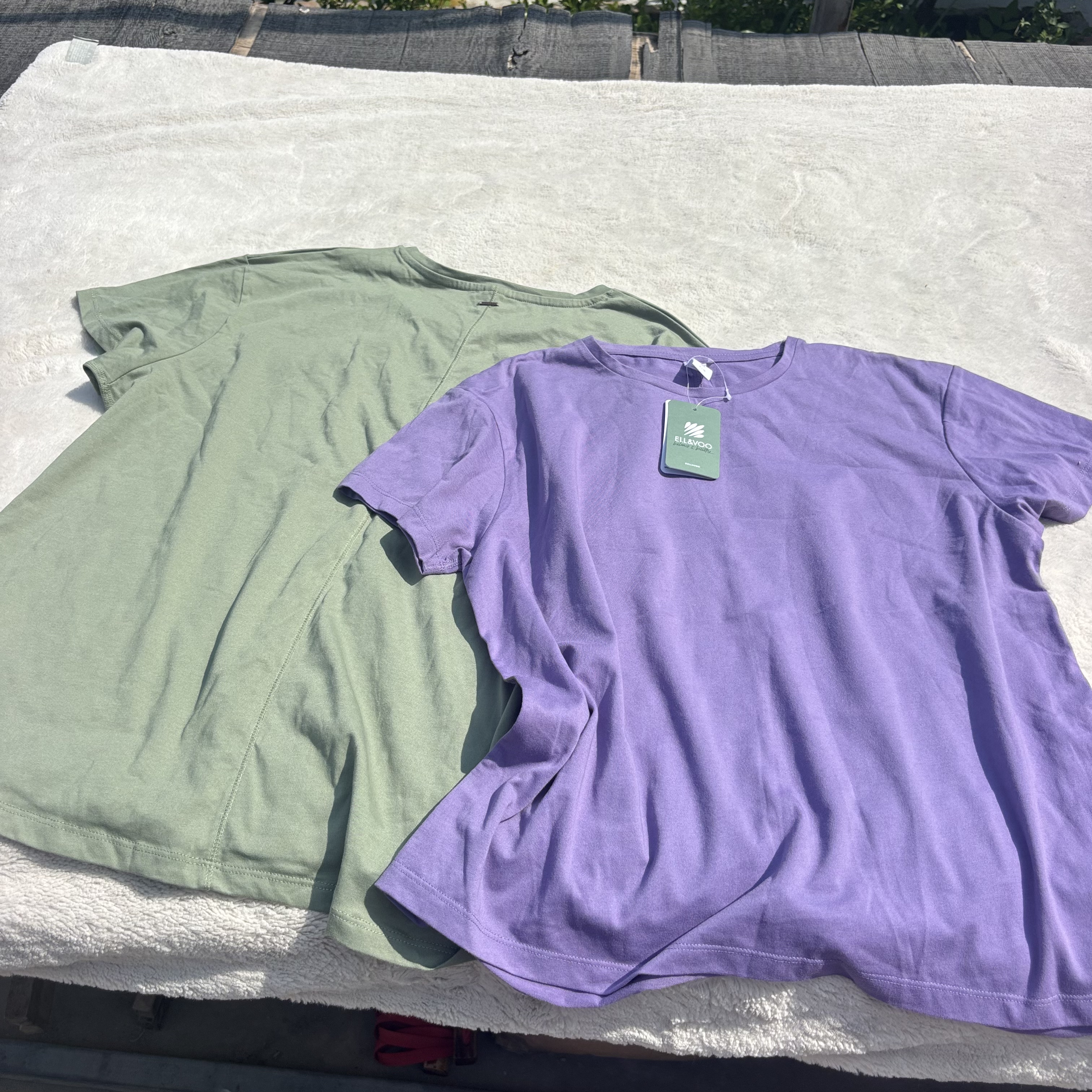 欧美瑜伽品牌。外贸女纯色休闲圆领短袖T恤 宽松显瘦棉混运动上衣