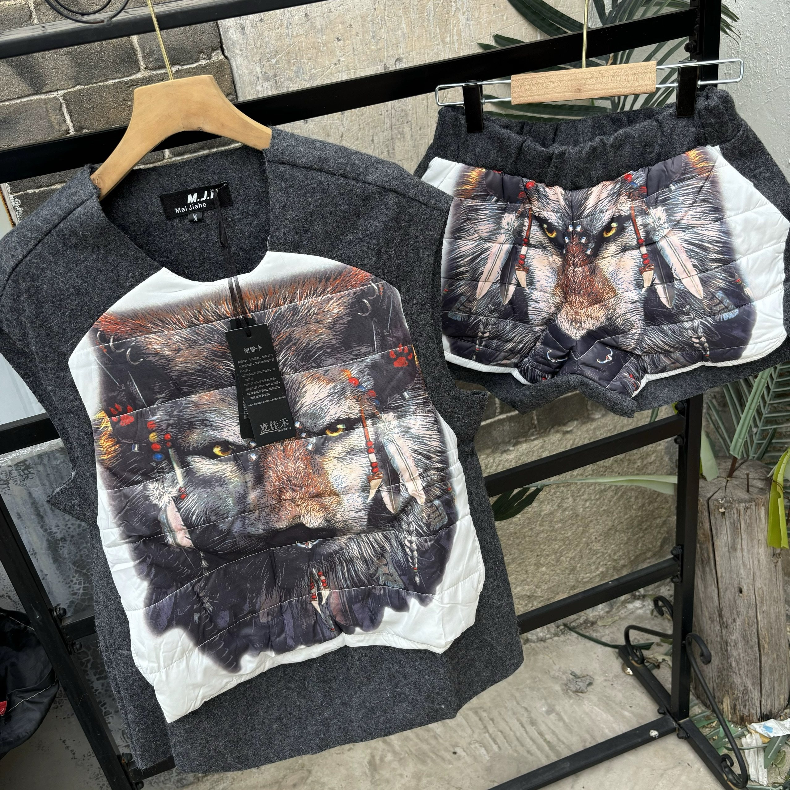 潮!特价!新款女秋冬新款炸街个性印花保暖加棉马甲短裤两件套装