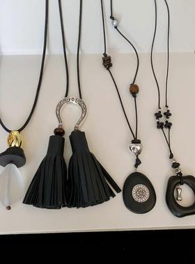 小红书博主银色做旧重工雕花马蹄搭配扣瓷珠仿皮质流苏项链挂绳女