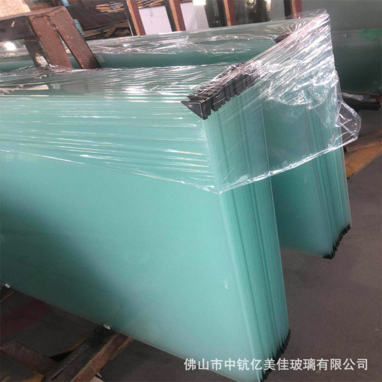 厂家直销布纹蒙砂条纹蒙砂磨砂玻璃喷砂玻璃磨边钢化