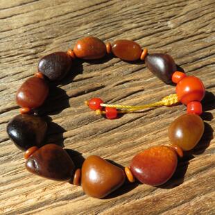 文玩手串 男女款 新疆和田玉红沁籽料原石手串 随形玉石手链