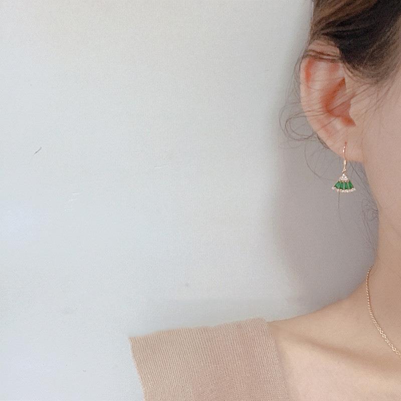 扇形祖母绿镶锆石耳环女几何简约网红时尚设计耳钩显气质